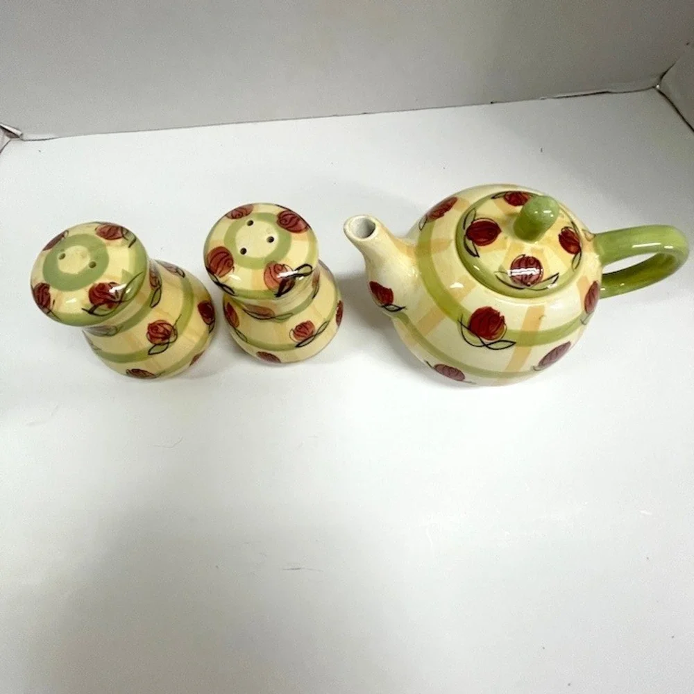Royal Norfolk Ceramic Miniature Teapot Salt and Pepper Shakers Set Tulip Plaid
